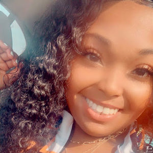 Meet your Posher, Samira